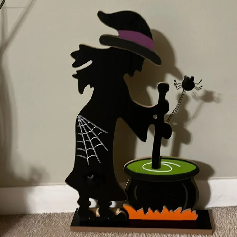 HALLOWEEN WITCH WITH CAULDRON DECORATION WITH WITCHES BREW